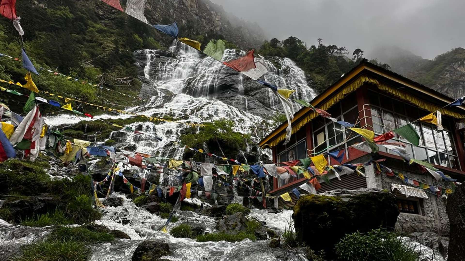 Chumi Gyatse Waterfalls
