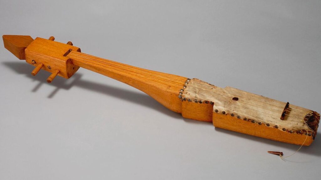 Wooden duitara