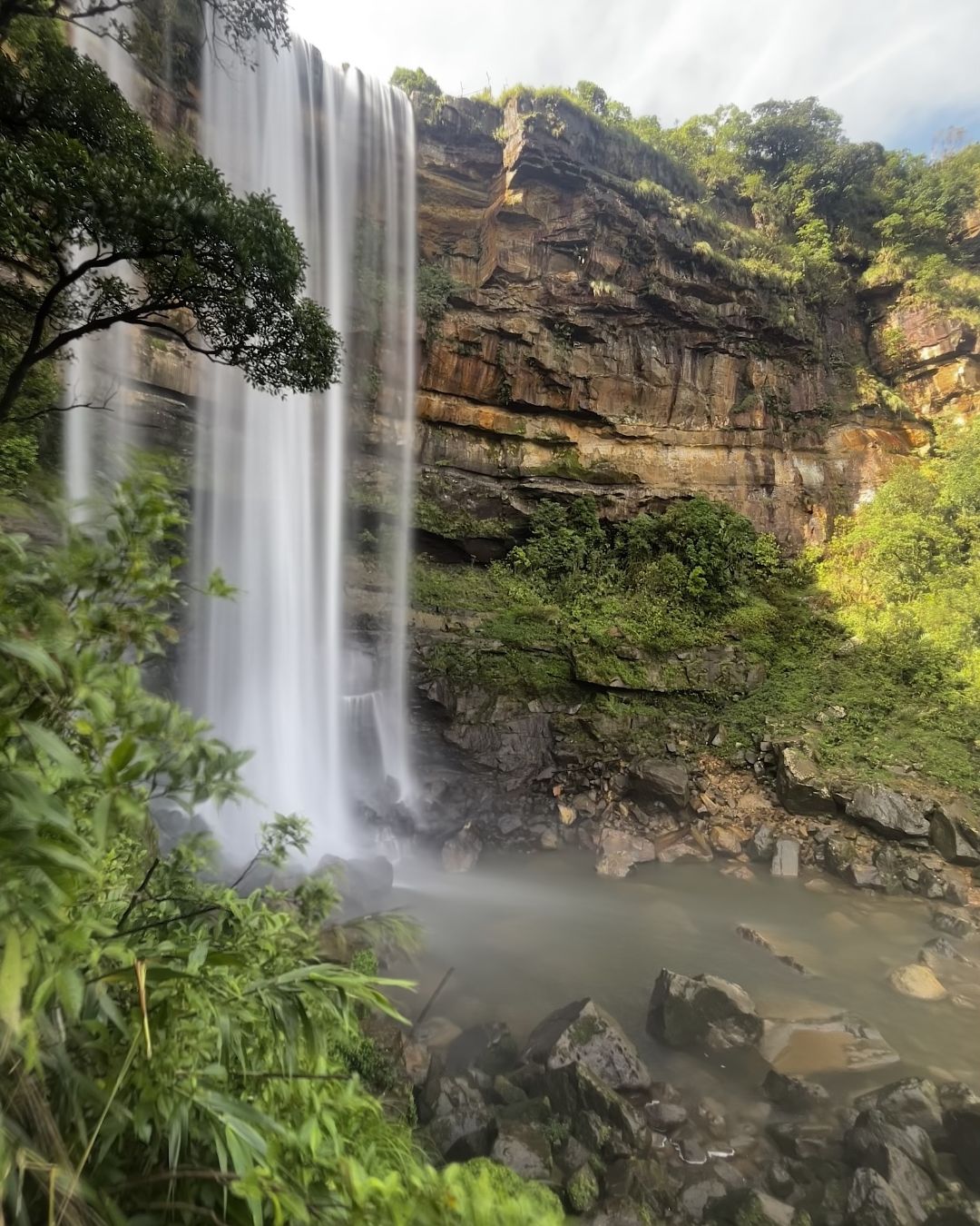 Mawtyngkong Waterfall